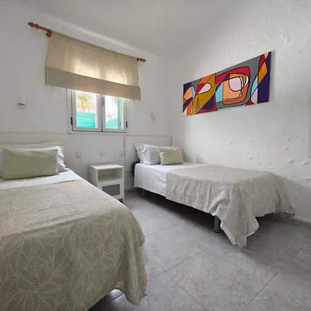 2 Bedroom With Parking Сasa de vacaciones