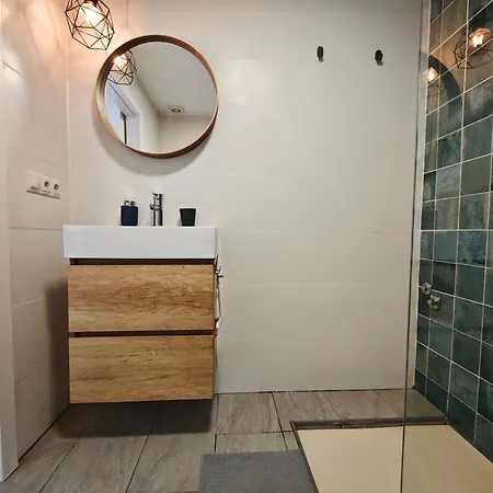 2 Bedroom With Parking Сasa de vacaciones